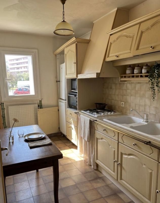 BASTIA -BASTIA-Appartement T3 60m2 Résidence de 3 niveaux Cave Parking 3