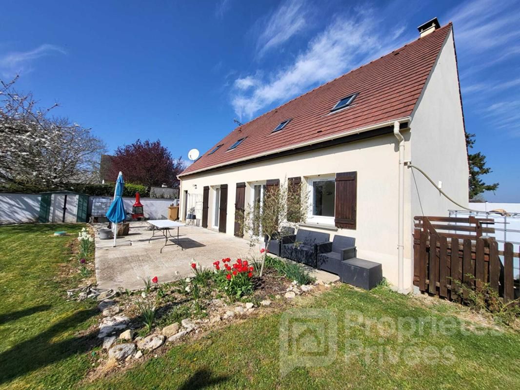 Maison Sermaises 131m&, 5 chambres, garage et jardin