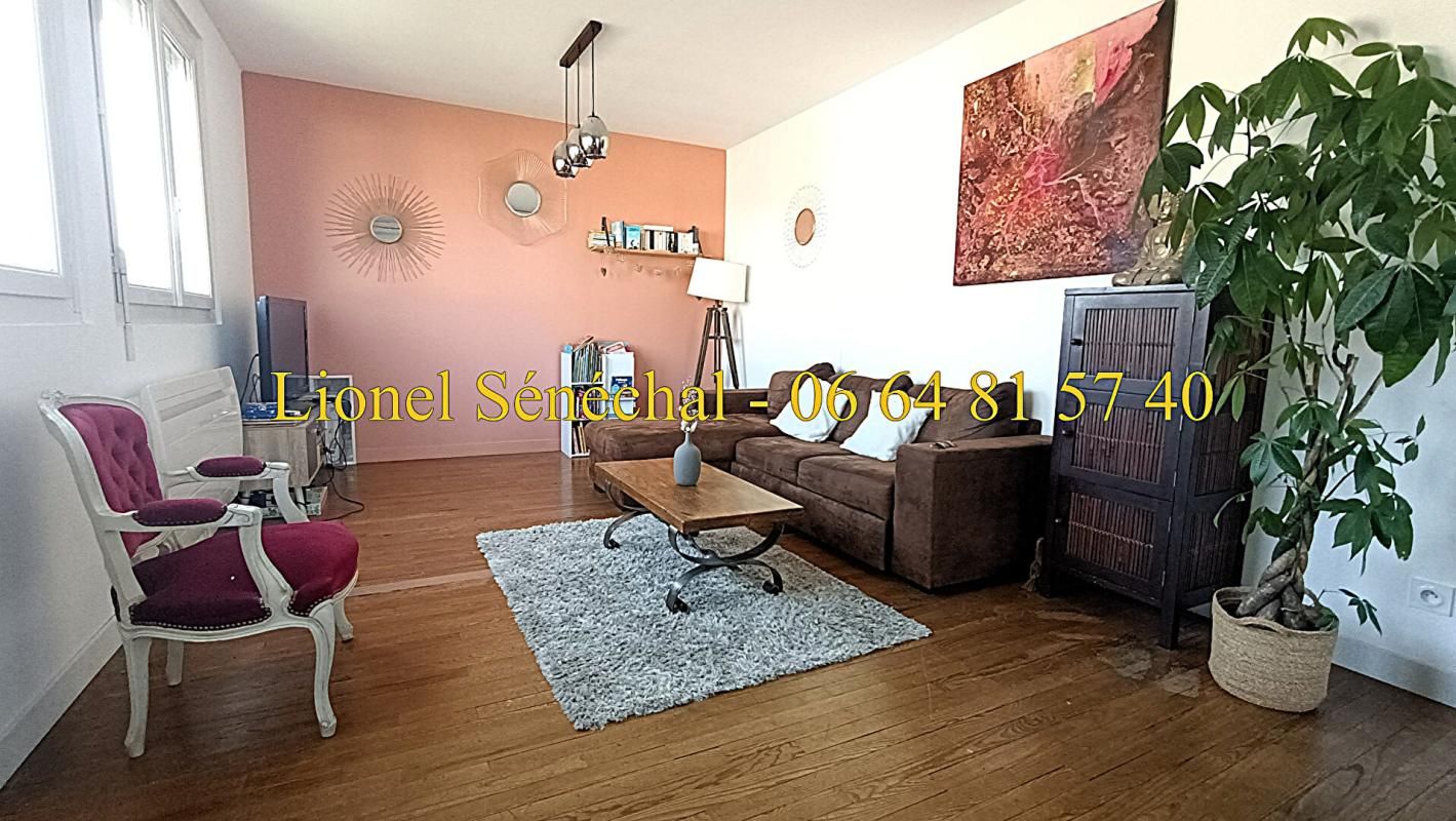 SAVIGNE-L'EVEQUE Maison lumineuse entièrement rénovée et peu énergivore de 85 m2 sur une parcelle de plus de 600 m2 2