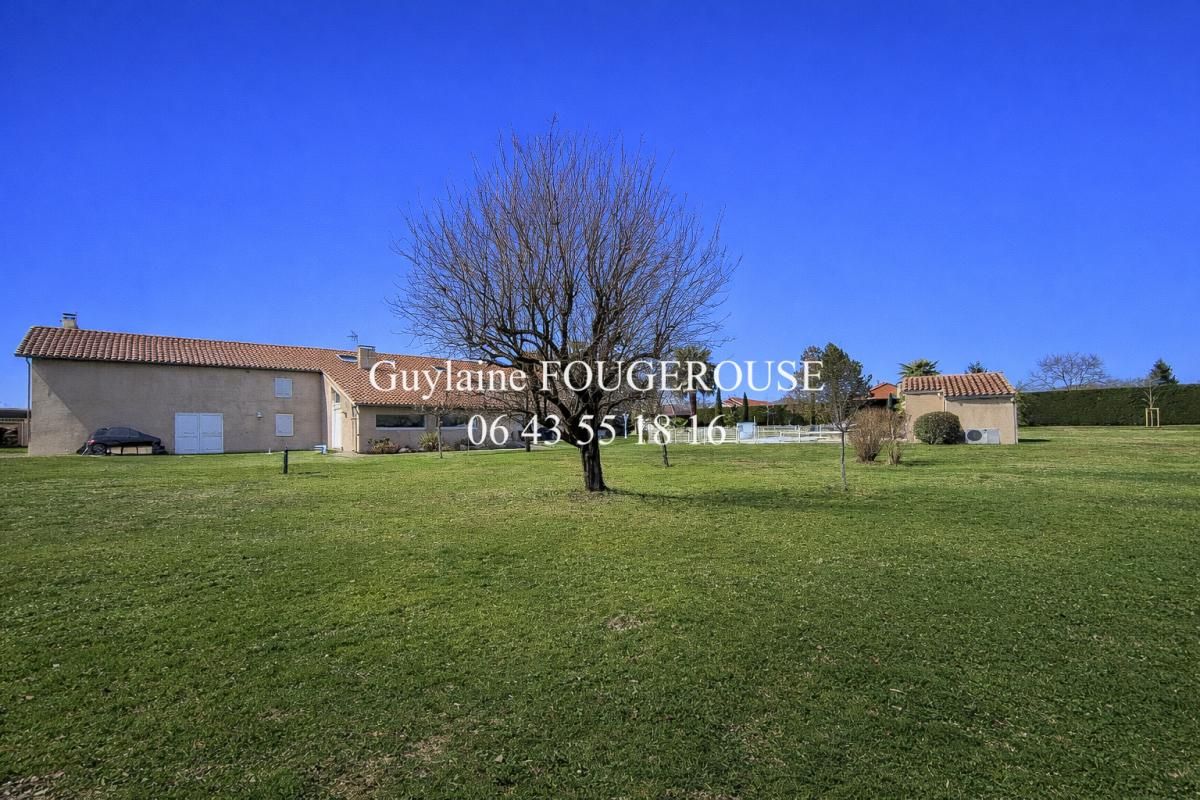 MONTBRISON Maison  13 pièce(s) 325 m2 2