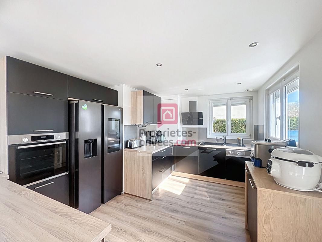 LES ESSARTS-LE-ROI Maison Les Essarts Le Roi 3 chambres et 1 bureau 3