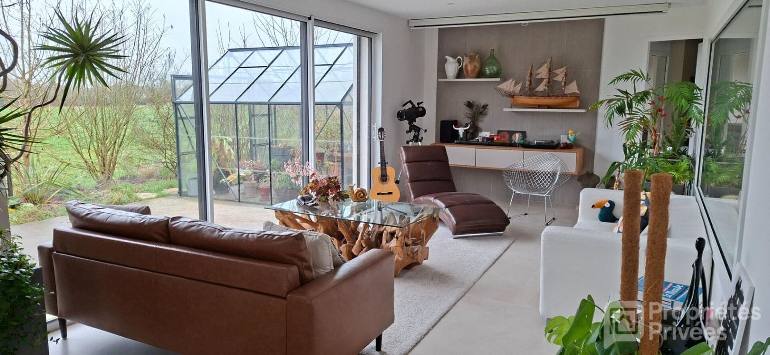 CLISSON Maison 155 M² . 5 P . 3 Chs . Bureau . 2 SDE 2