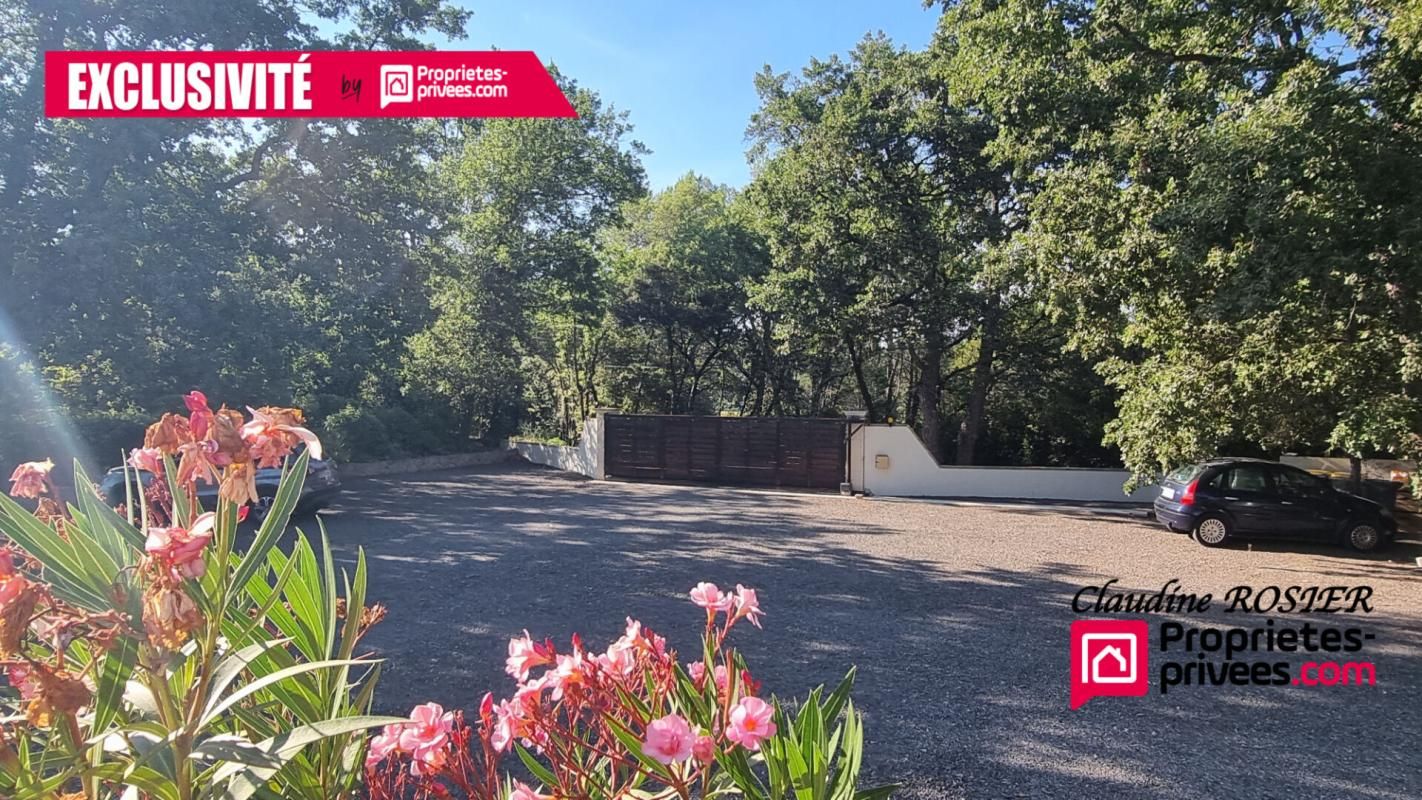 BESSE-SUR-ISSOLE Propriété Besse Sur Issole 340 m2 terrain 1,2 ha piscine 3