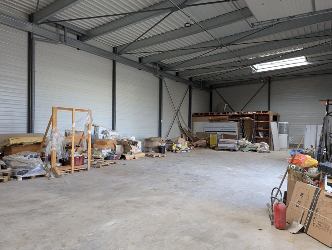 CREIL 60100 CREIL - Entrepôt d'activité + Bureau + Parking 3