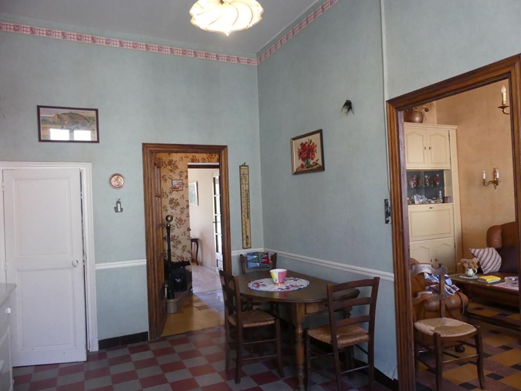 PRADELLES-EN-VAL Maison Pradelles En Val 8 pièce(s) 169 m2 4