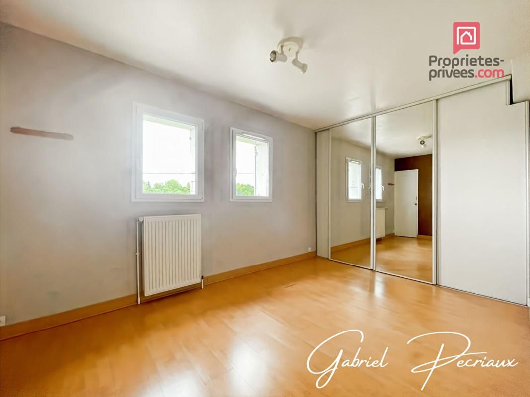 SAINT-ANDRE-LES-VERGERS Ensemble immobilier Maison sur sous sol + grande dépendance 4