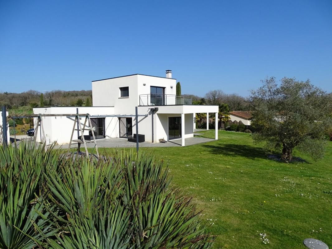 SAINTE-NATHALENE Villa Sainte Nathalene 5 pièce(s) 147.03 m2 1