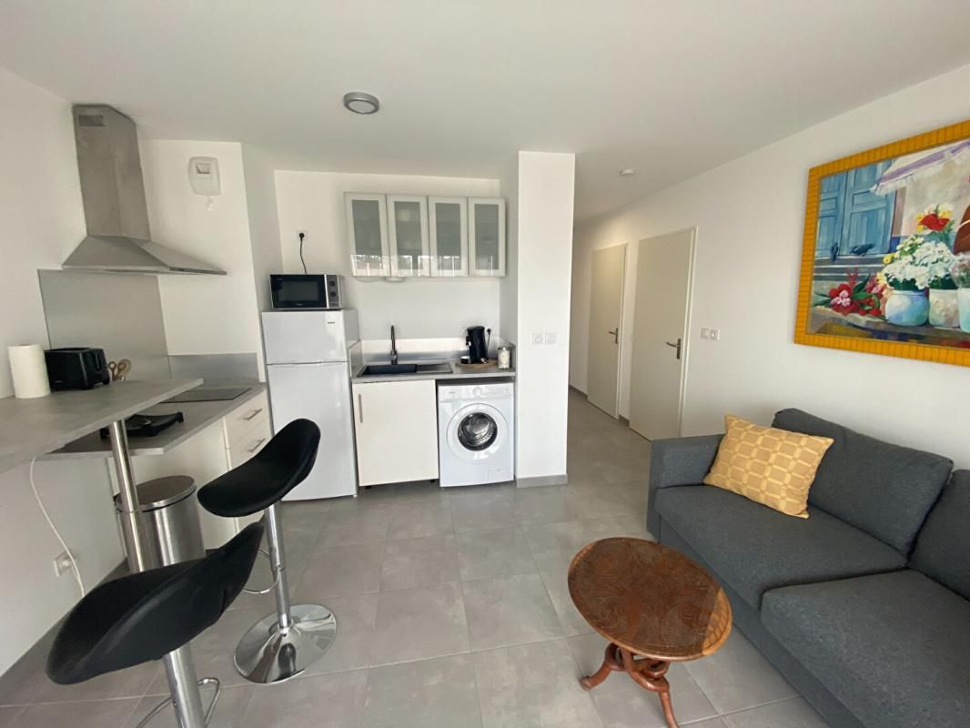 LE LAVANDOU Appartement Le Lavandou 2 pièces 40 m2 Et grande terrasse 4