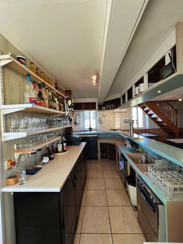 SARLANDE Restaurant Sarlande 6 pièce(s) 235 m2 4