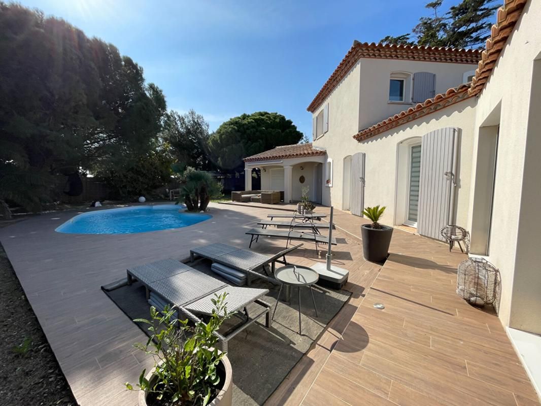 MEZE Maison Meze 7 pièce(s) 159.71 m2 3