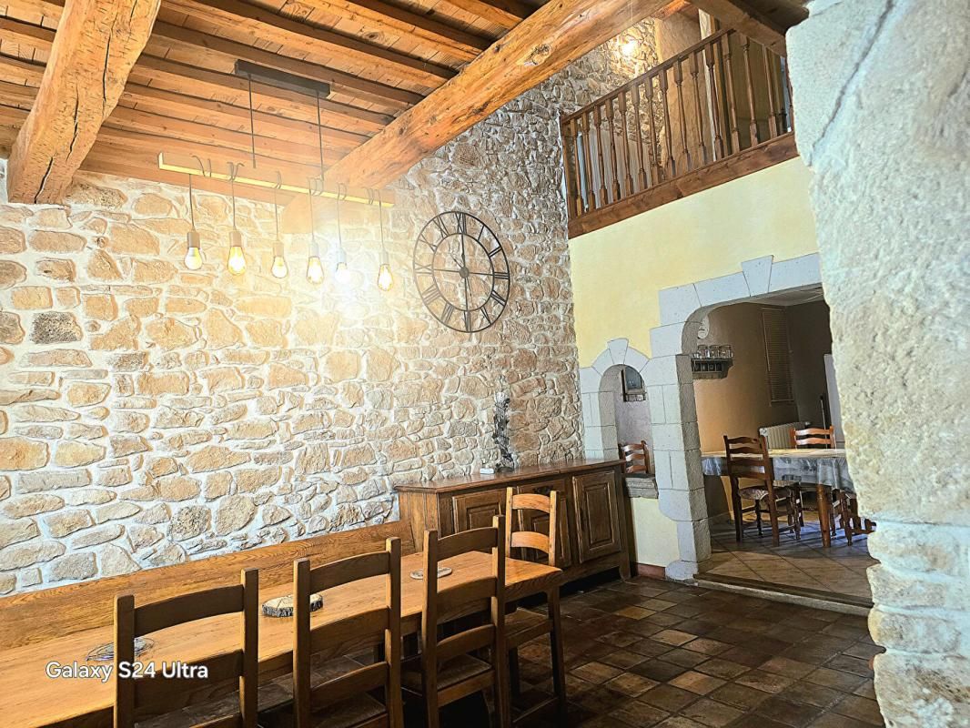 SAINT-GERVAIS Mas en pierre, composé d'un ensemble immobilier de 10 pièces sur plus de 1210 m² de terrain à SAINT GERVAIS 30200 3