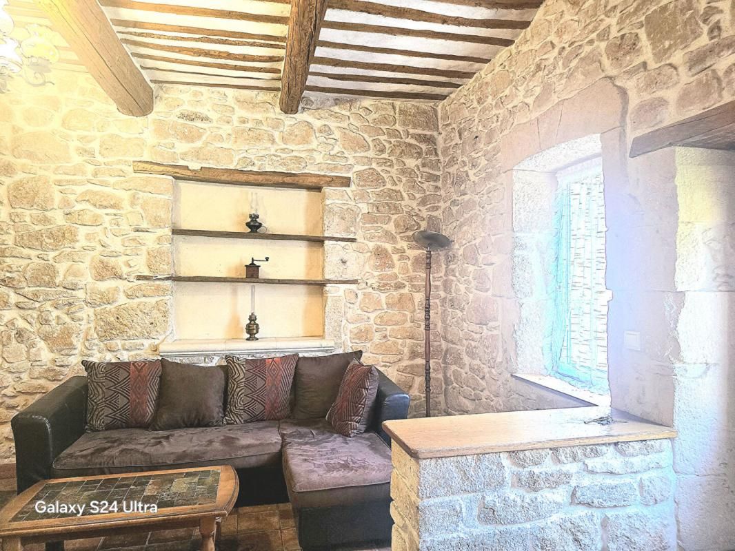 SAINT-GERVAIS Mas en pierre, composé d'un ensemble immobilier de 10 pièces sur plus de 1210 m² de terrain à SAINT GERVAIS 30200 4