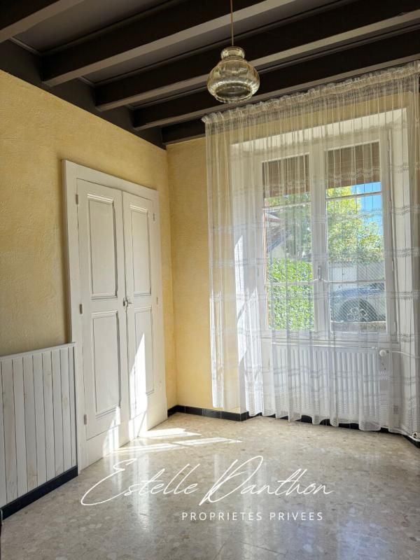 SILLANS Maison Sillans avec combles aménageables et proche des commodités 2