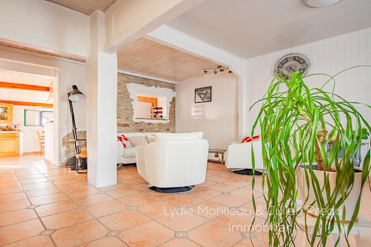 REZE MAISON DE CARACTÈRE -107 m² - PISCINE & JARDIN ARBORÉ 3