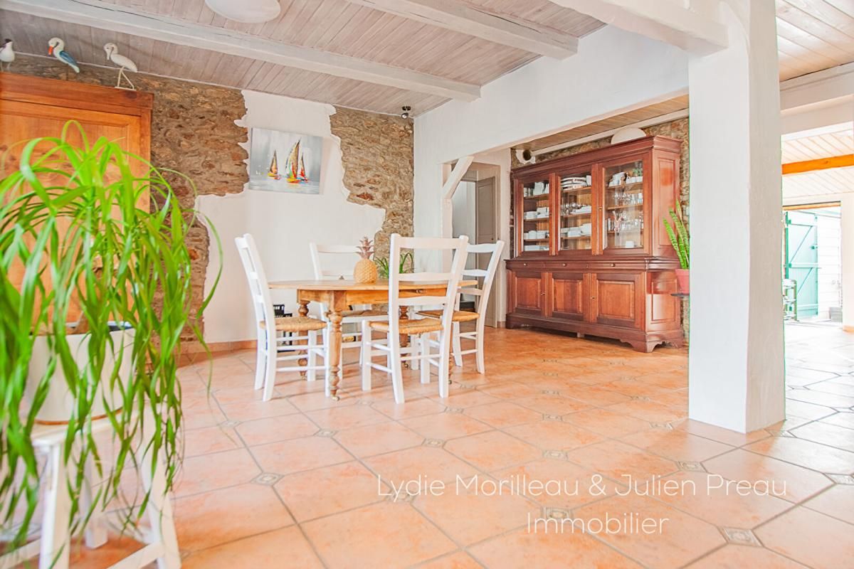 REZE MAISON DE CARACTÈRE -107 m² - PISCINE & JARDIN ARBORÉ 4