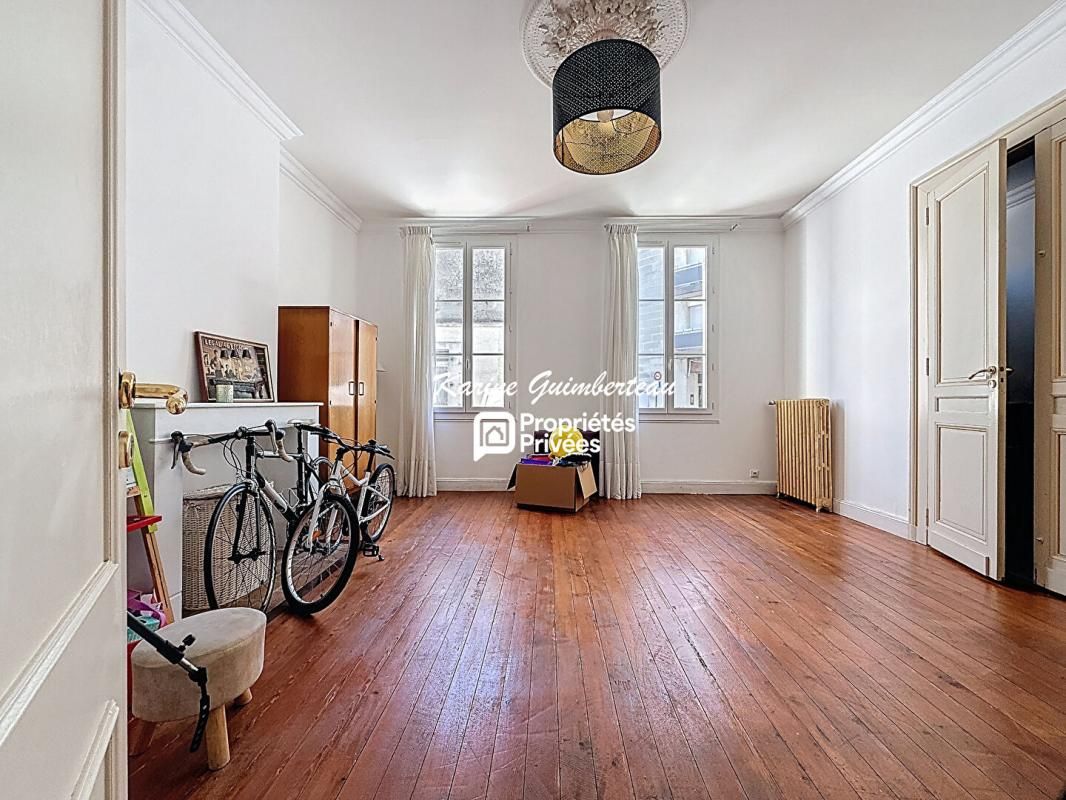 LIBOURNE Maison bourgeoise proche Tourny avec jardin et piscine 3