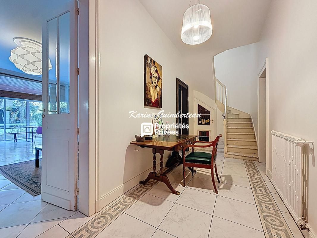 LIBOURNE Maison bourgeoise proche Tourny avec jardin et piscine 4