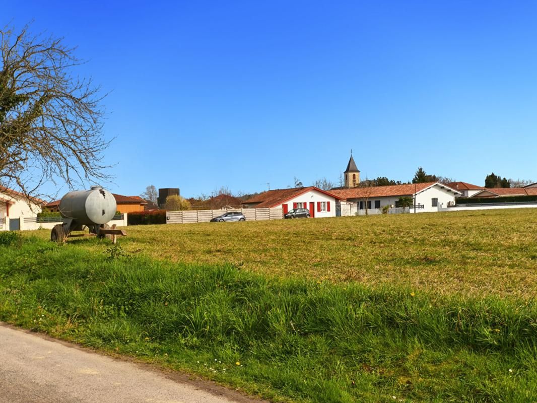 LABASTIDE-VILLEFRANCHE 64270  LABASTIDE VILLEFRANCHE terrain constructible 5000 M2 à 10 mn BIDACHE 2