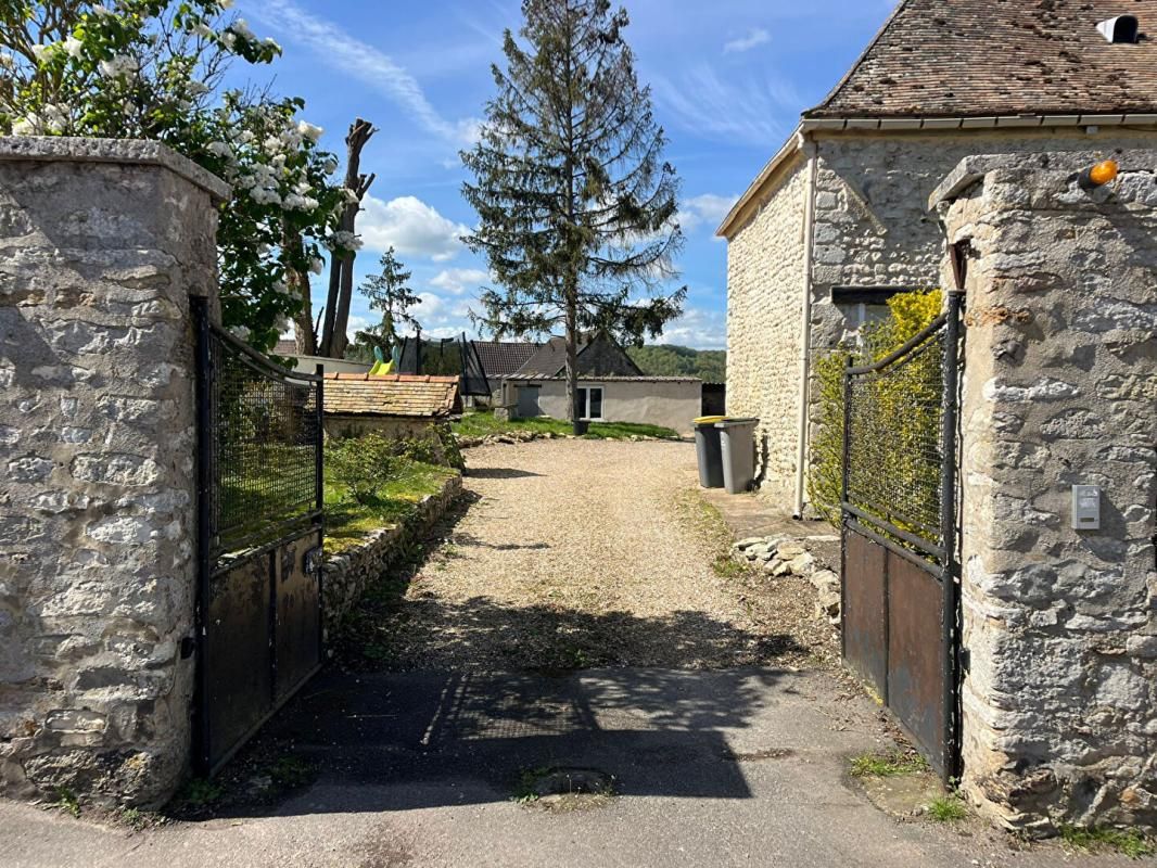 HÉCOURT (27120) - Charmante maison en pierres d'environ 150 m² habitables ? 4 chambres ? 2 dépendances ? terrain de 1 750 m²