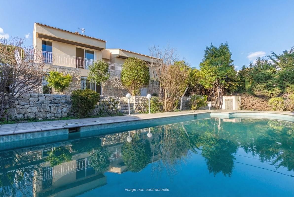 MOUGINS Villa mitoyenne Mougins limite Le Cannet 4 pièces 110 m2, terrasse et jardin 2