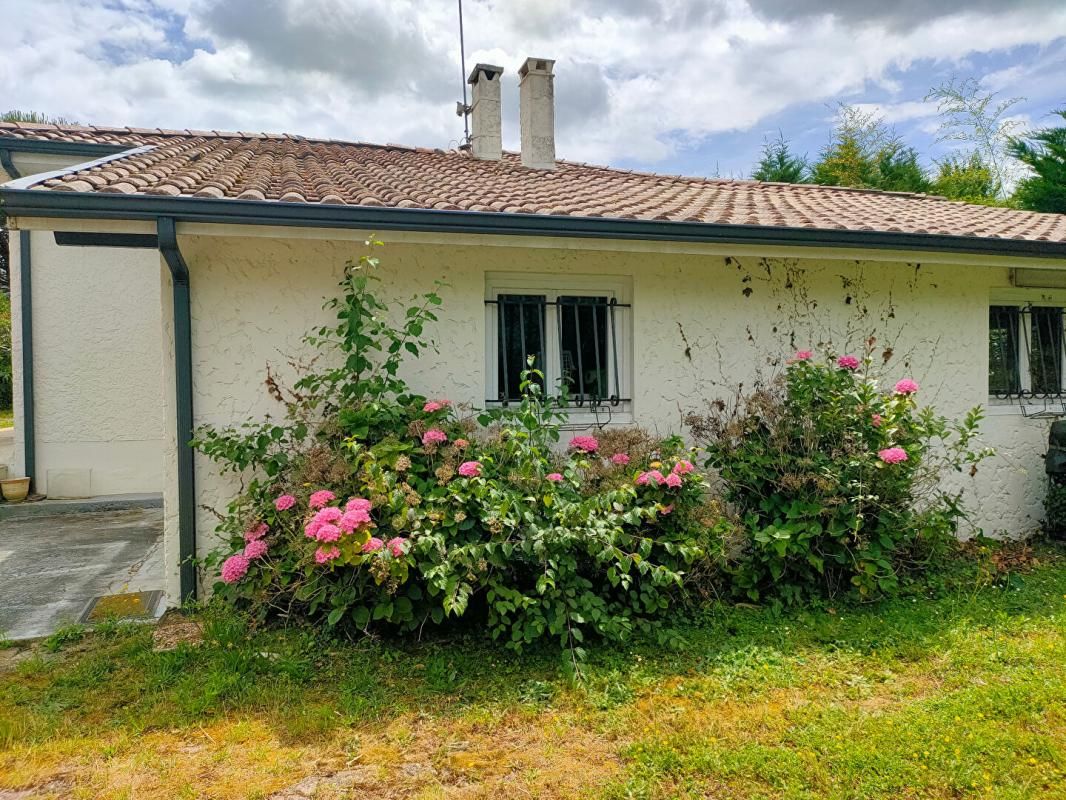 YVRAC Maison Yvrac 6 pièce(s) 130 m2 2