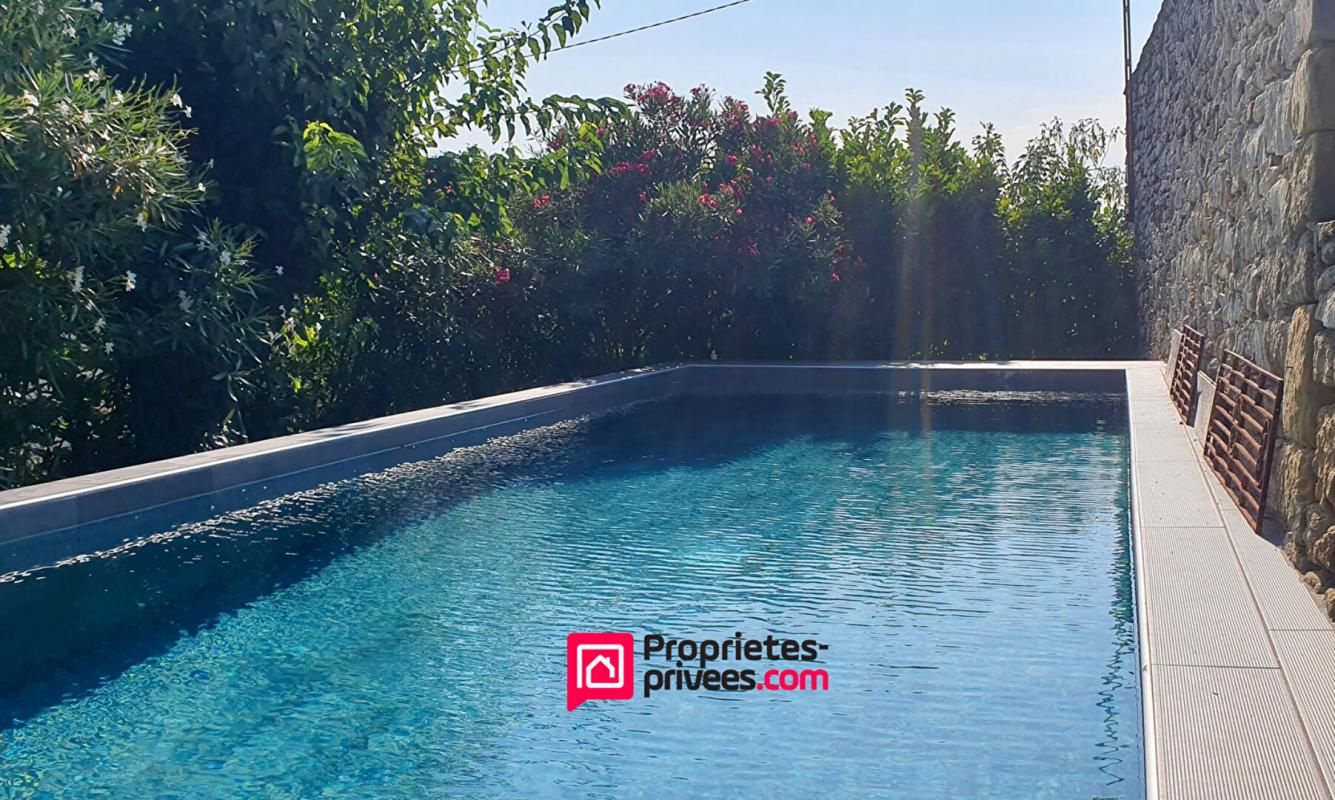 UZES UZES, 10 km ,Maison de village  avec jardin et piscine 2