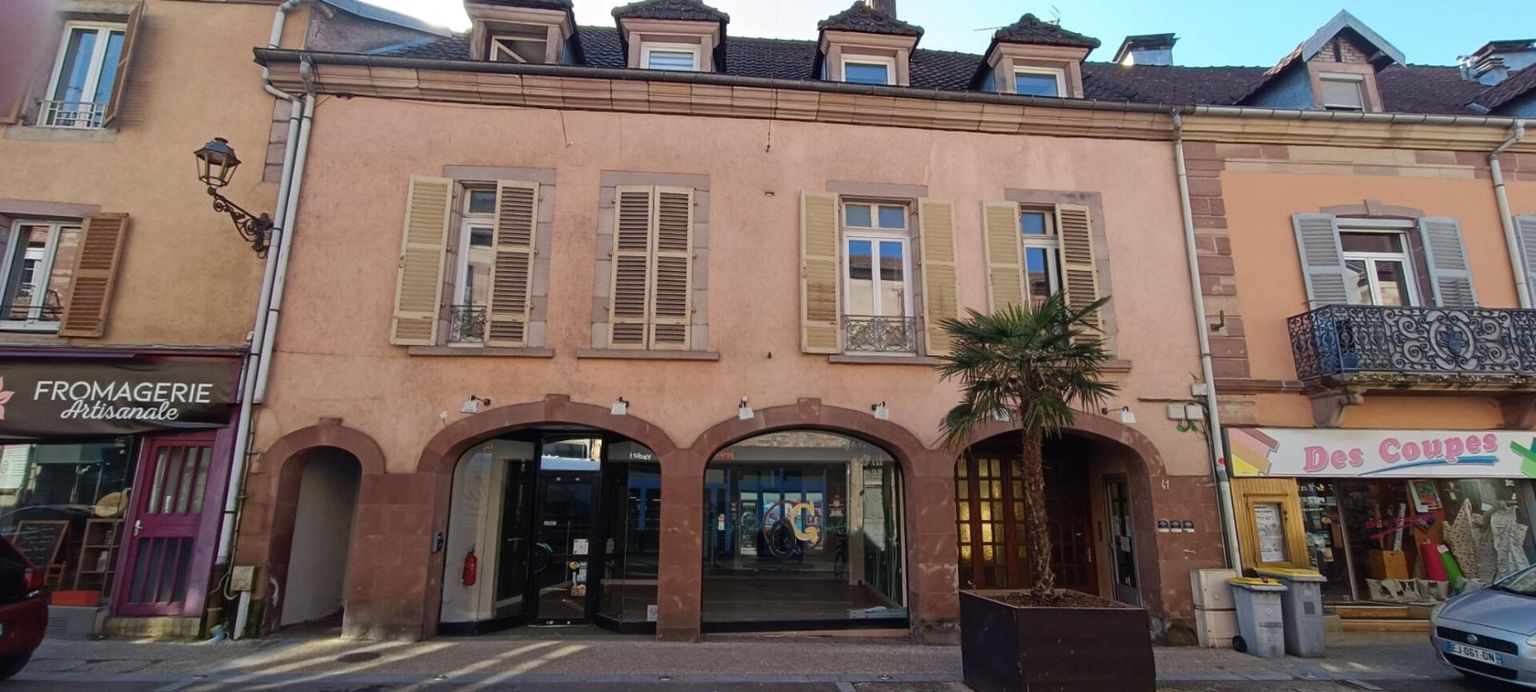LUXEUIL-LES-BAINS Local commercial  212m2 2