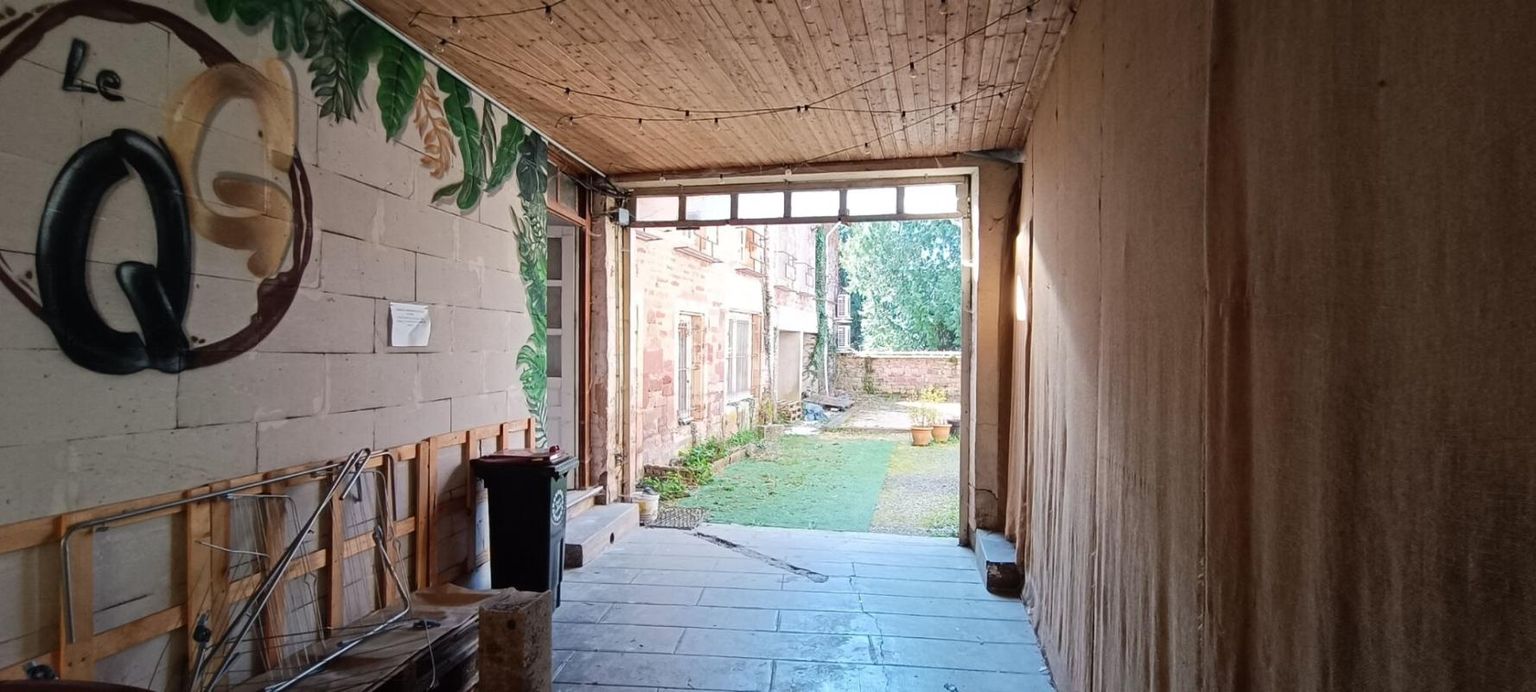 LUXEUIL-LES-BAINS Local commercial  212m2 4