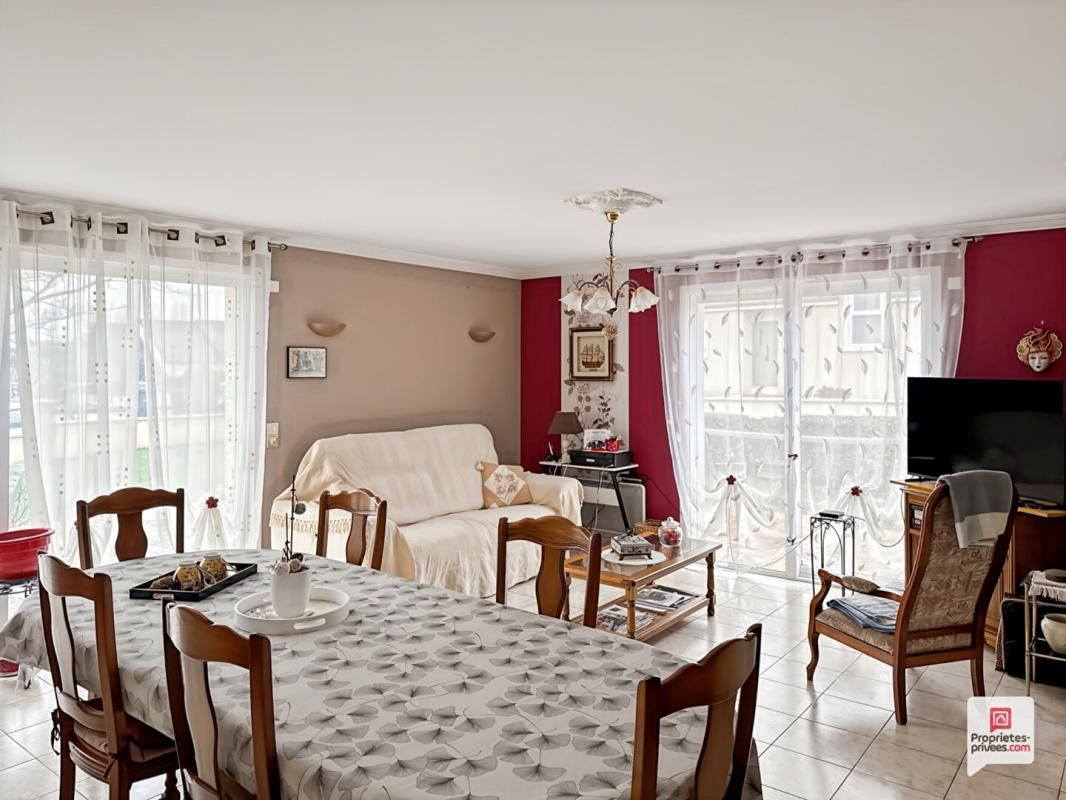 SAINT-DENIS-D'ANJOU Maison Saint Denis D Anjou 6 pièce(s) 4