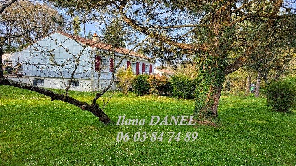 MOUTIERS-LES-MAUXFAITS Maison Moutiers Les Mauxfaits 5 pièces 111 m2 1