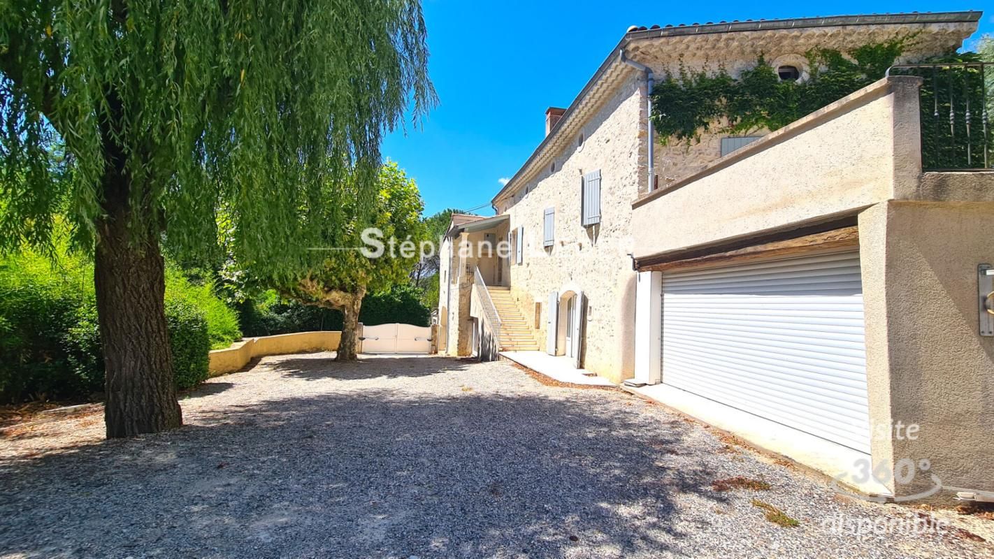 SAUZET Maison en pierre avec piscine 7 pièce(s) 175 m2 2