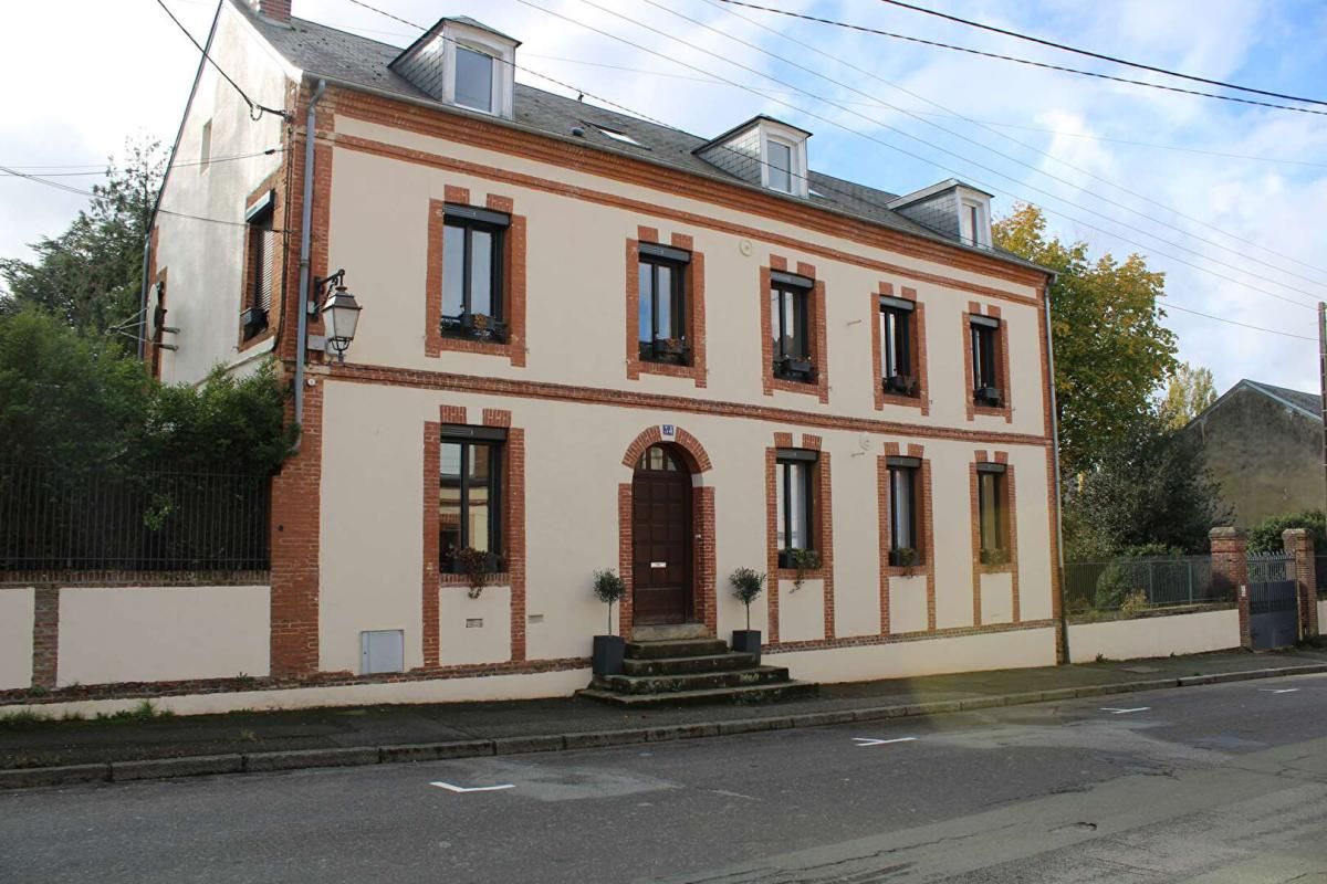 PROPRIETE - MAISON DE MAITRE L'AIGLE 12 pièce(s) 285 m2 avec piscine couverte