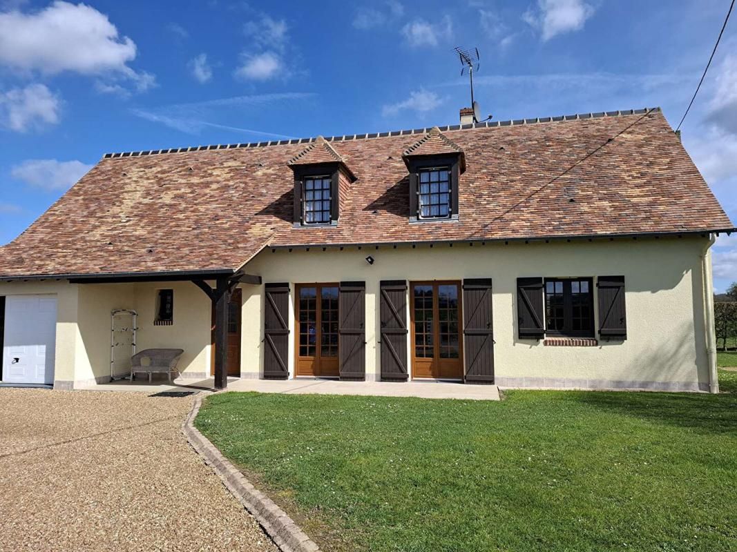 Propriété L'AIGLE 6 pièce(s) 138 m2 - 4 Box et plus de 2,6 hectares