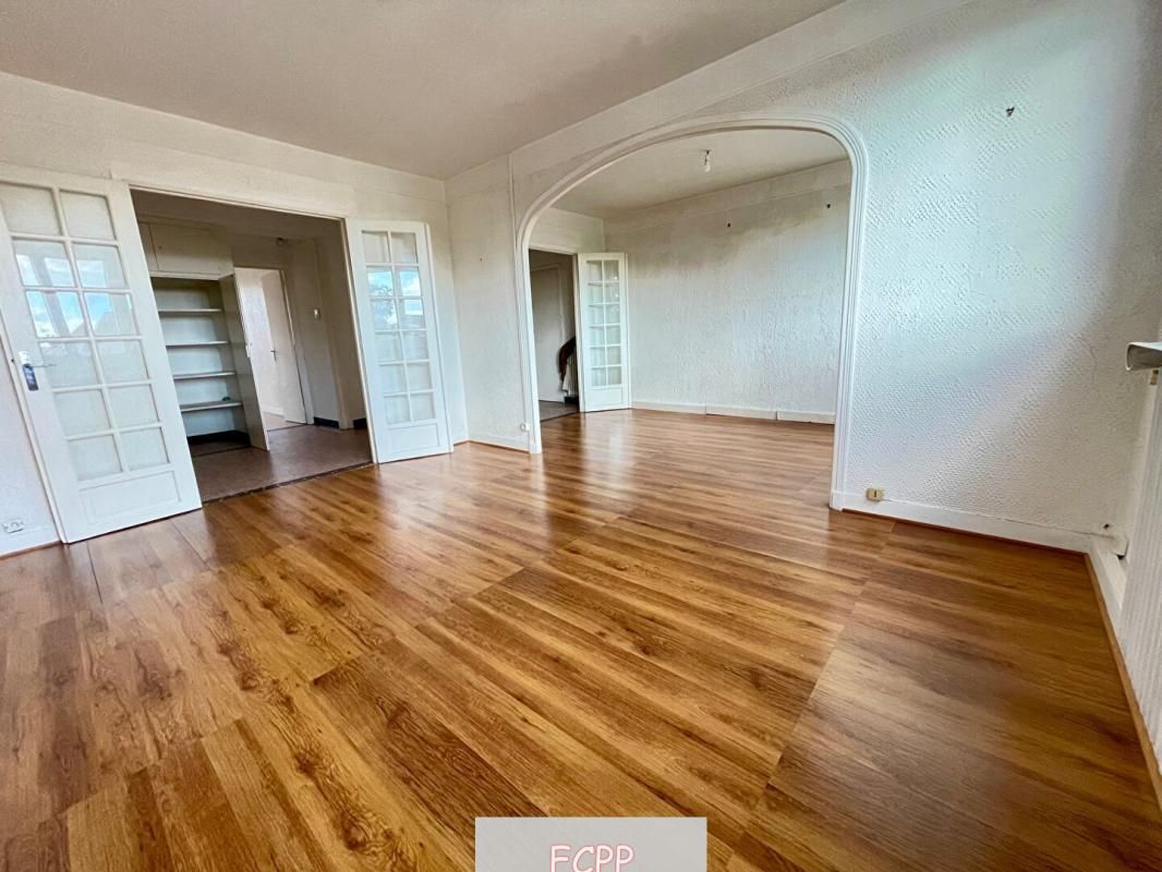 VERNEUIL-SUR-AVRE Appartement  lumineux et spacieux  fort potentiel hyper centre 3