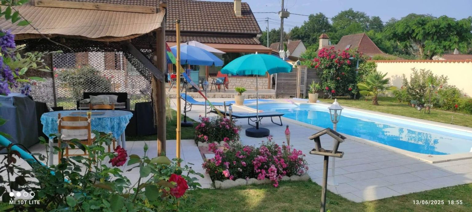 MOULEYDIER Bord de Dordogne · 2 maisons indépendantes · Piscine · 3 300 m² · 15 min Bergerac 2