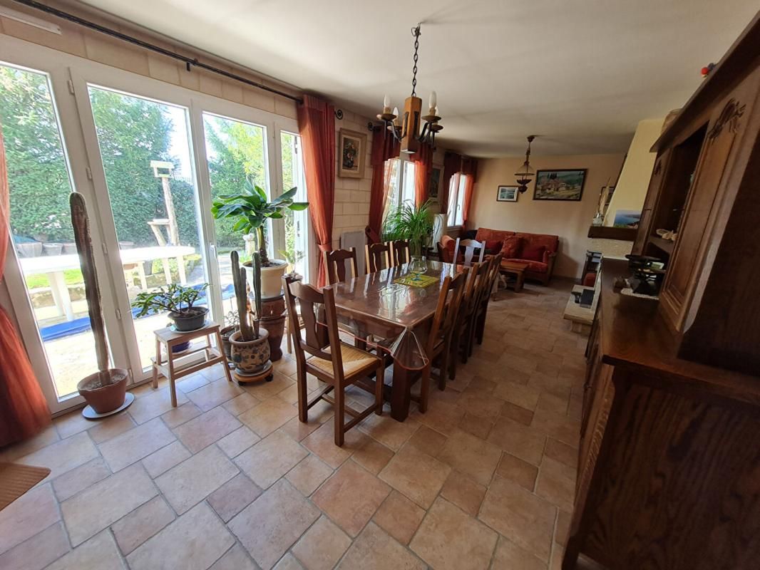 SAINT-OUEN-L'AUMONE Maison  6 pièces 4 chambres environ 148.44 m2 4