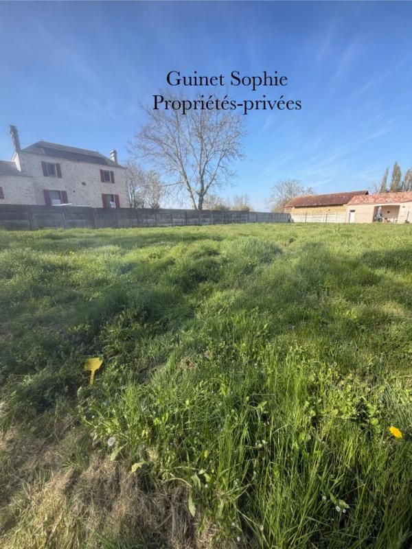 SAINTE-HERMINE Terrain Sainte Hermine 858 m2 2