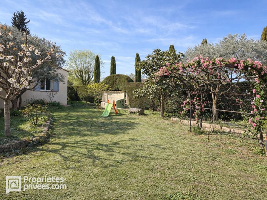 JONQUIERES Maison familiale 4 pièces, 135 m² de plain-pied avec grand jardin au calme 2