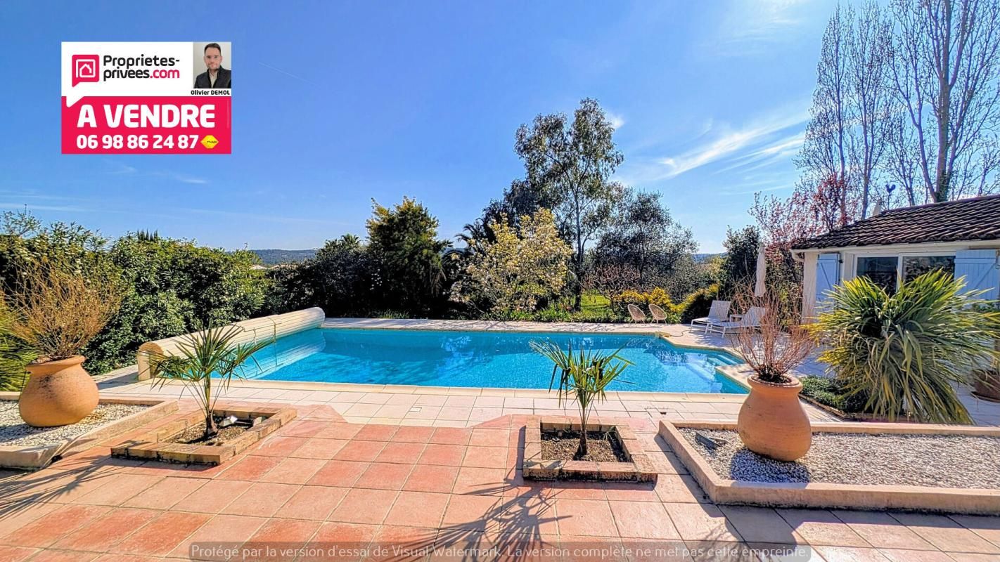 TOURRETTES ELEGANTE VILLA DE PLAIN-PIED ET DE 4 CHAMBRES. 150 m² .Calme et résidentiel ! 3