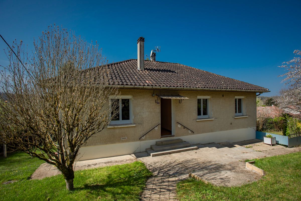 COUZE-ET-SAINT-FRONT Maison 5 pièce(s) 98 m2 plein pied, 3ch, grande sous sol, jardin 1977M2 3