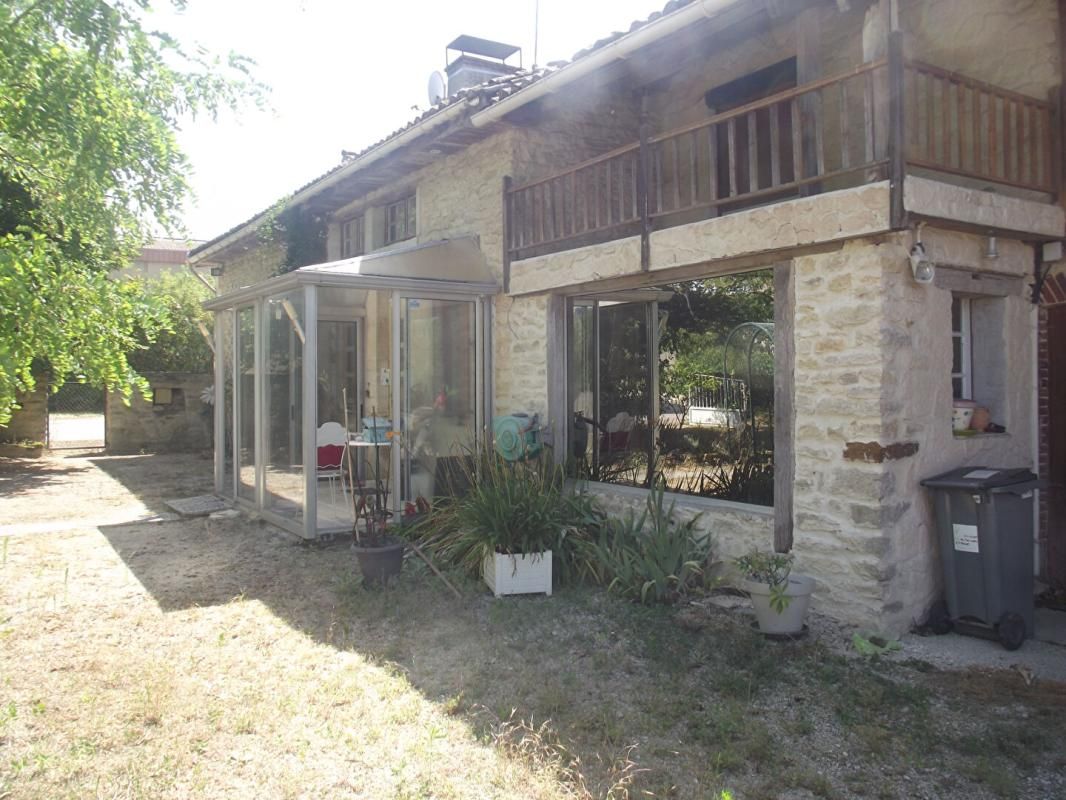 ECLANCE Belle maison de village 1