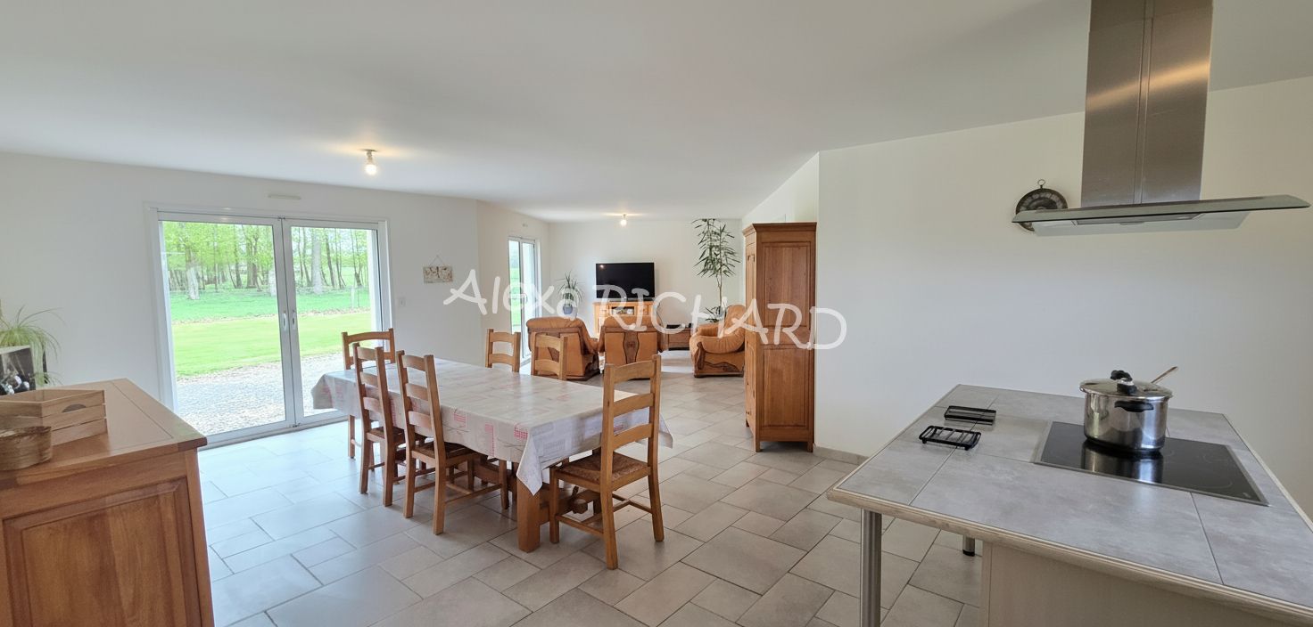 SEBECOURT Maison plain pied  Rez-de-chaussée 3 chambres à vendre 147m2 3