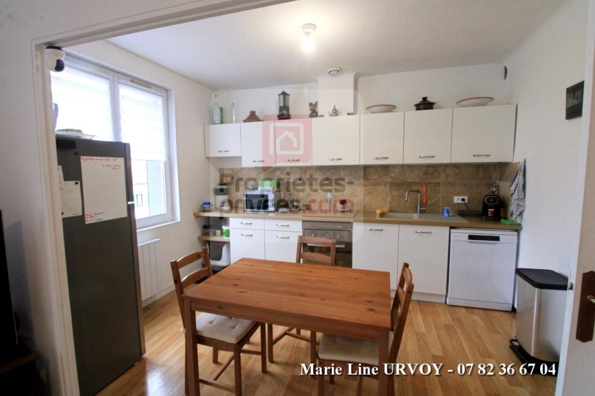 NOVES 13550 Noves - Appartement T3 de 67.65m² - grand garage 3