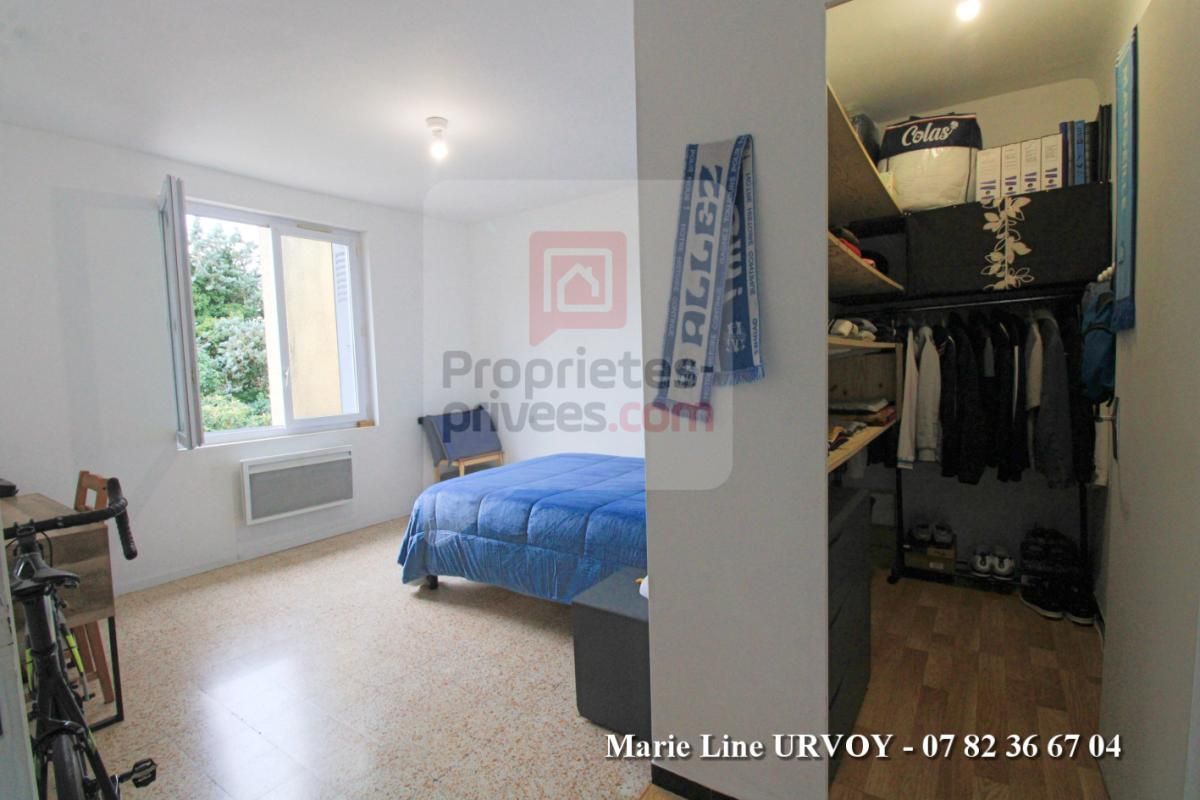 NOVES 13550 Noves - Appartement T3 de 67.65m² - grand garage 4