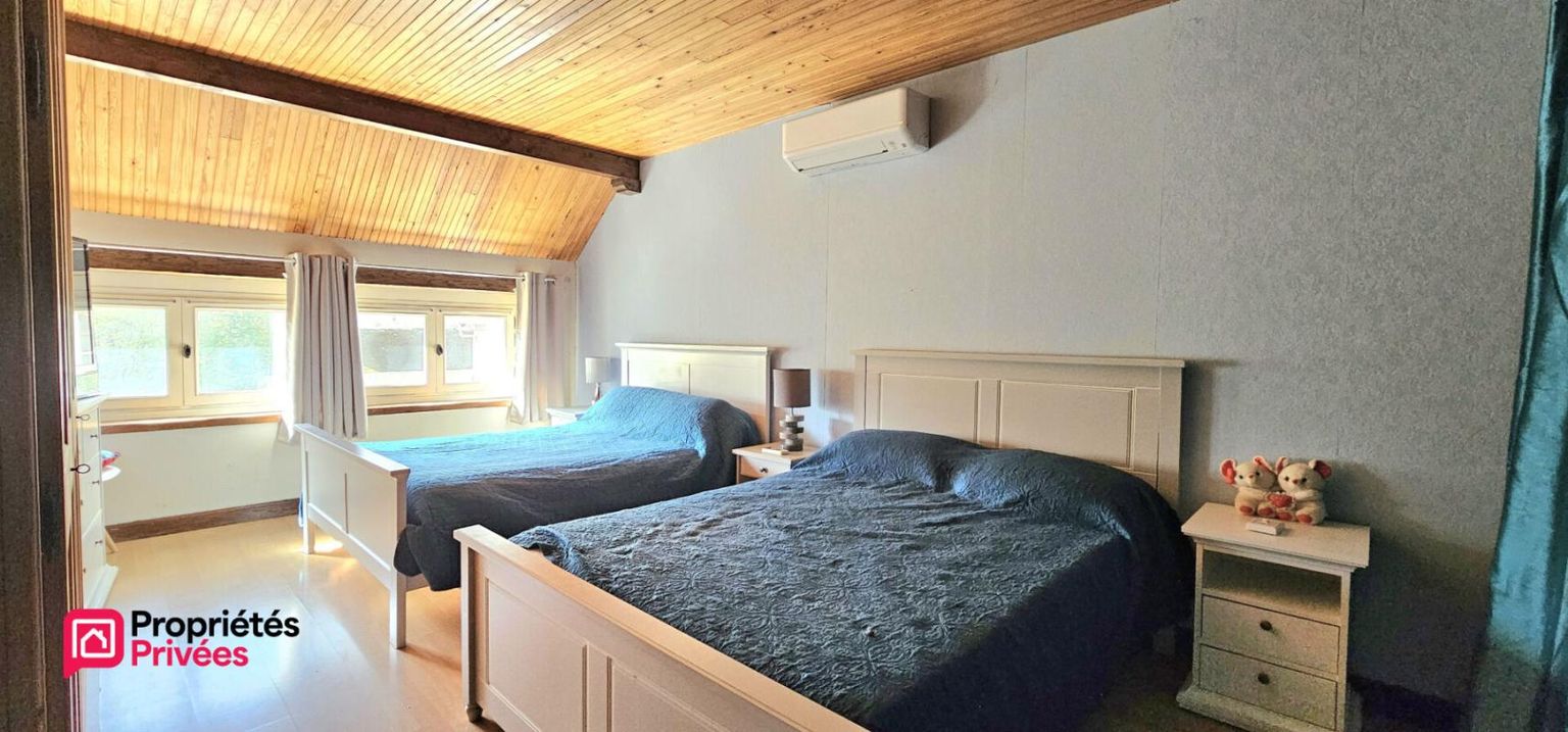 LA SELLE-SUR-LE-BIED Maison La Selle Sur Le Bied 5 pièce(s) 204 m2 4