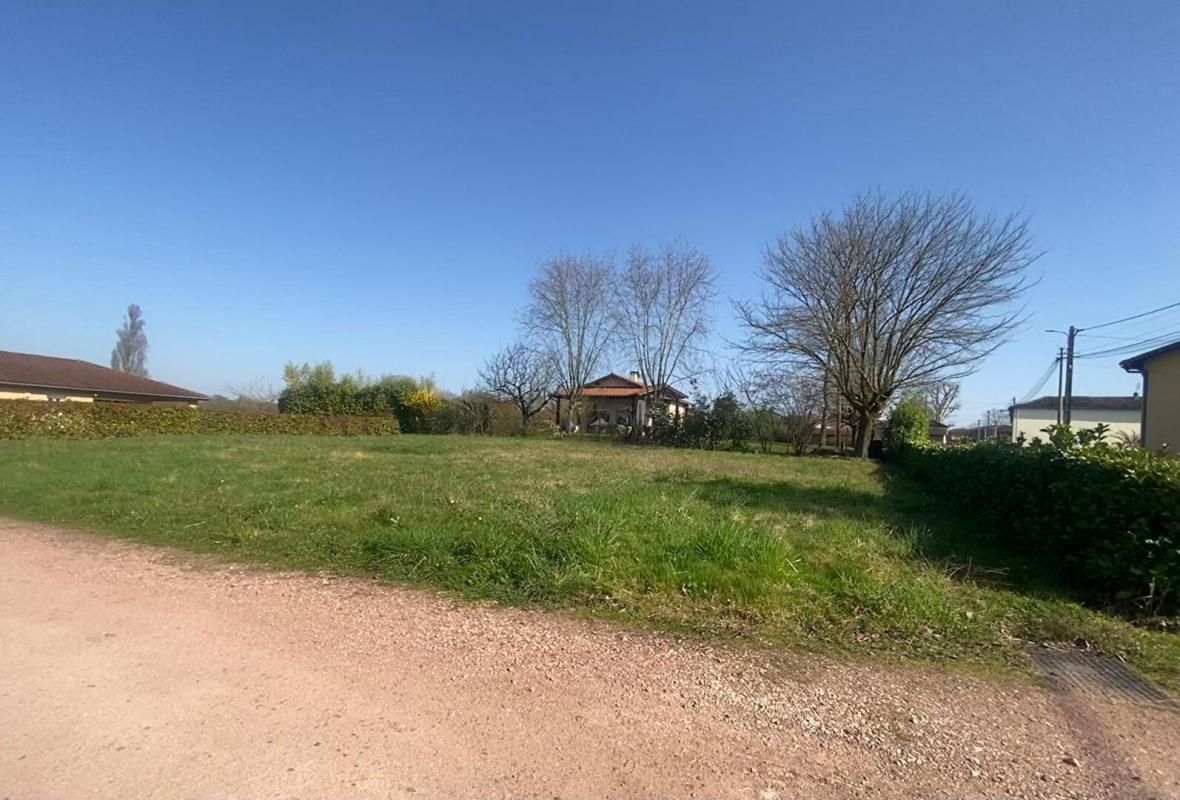 CROTTET Terrain à vendre - Opportunité rare à Crottet (01) 2