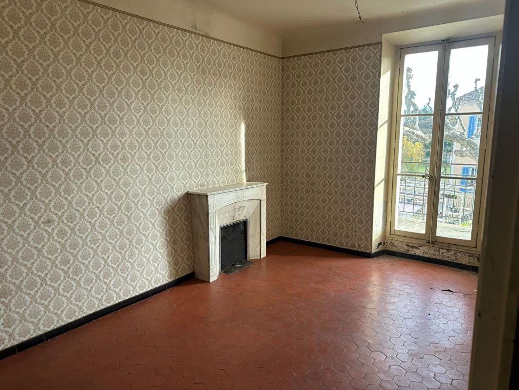 VALENSOLE En exclusivité, Maison de village à Valensole composée de 2 appartements 3