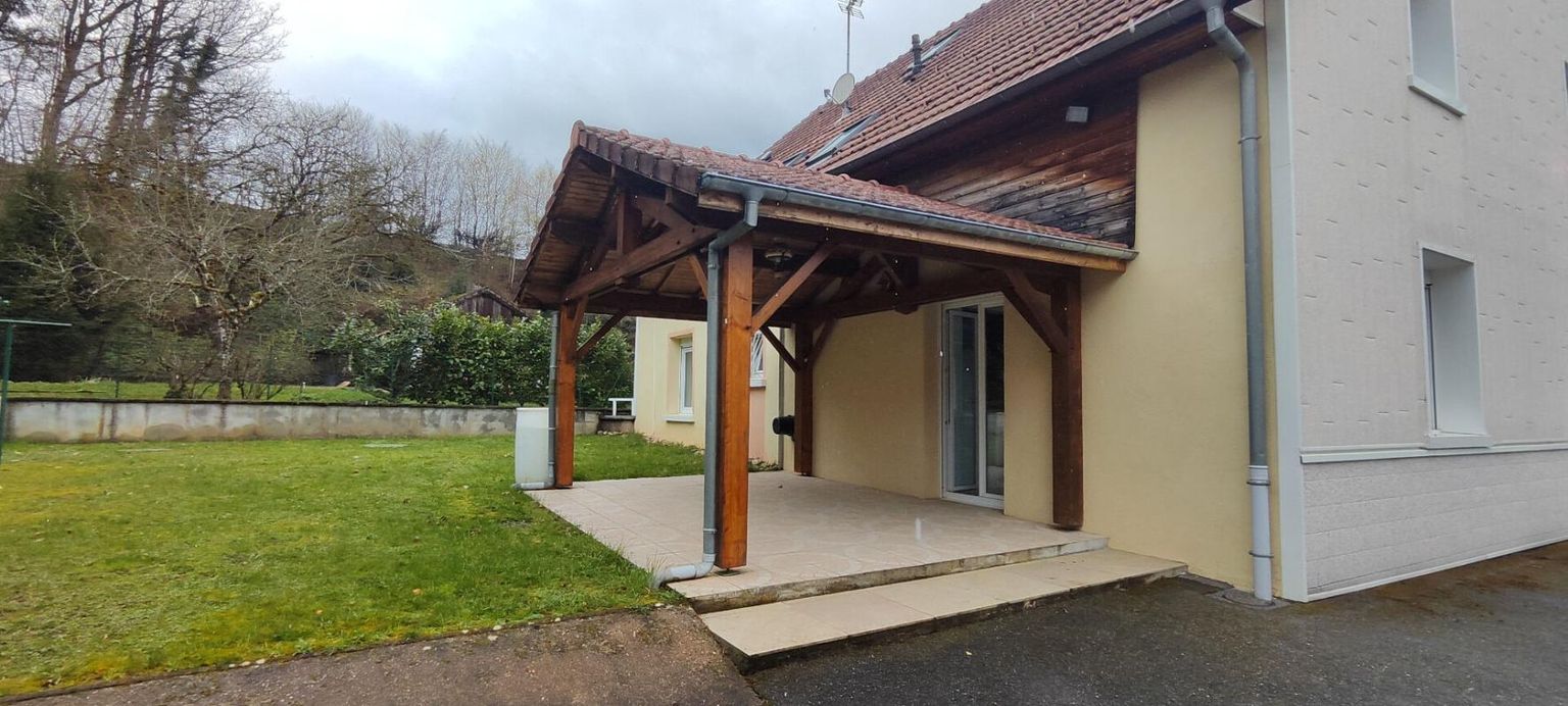 ANJOUTEY Maison Anjoutey 8 pièceS 212m2 sur une parcelle de 562m² 2