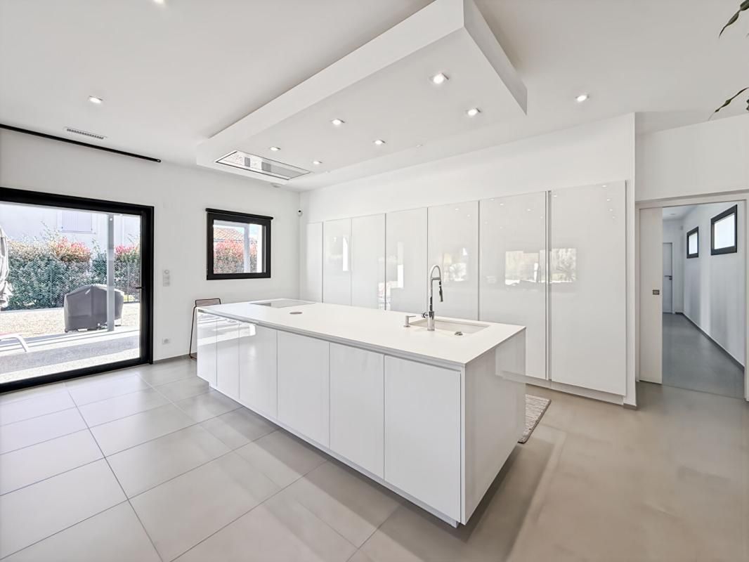 NOVES À VENDRE - MAISON CONTEMPORAINE DE PLAIN -PIED 4