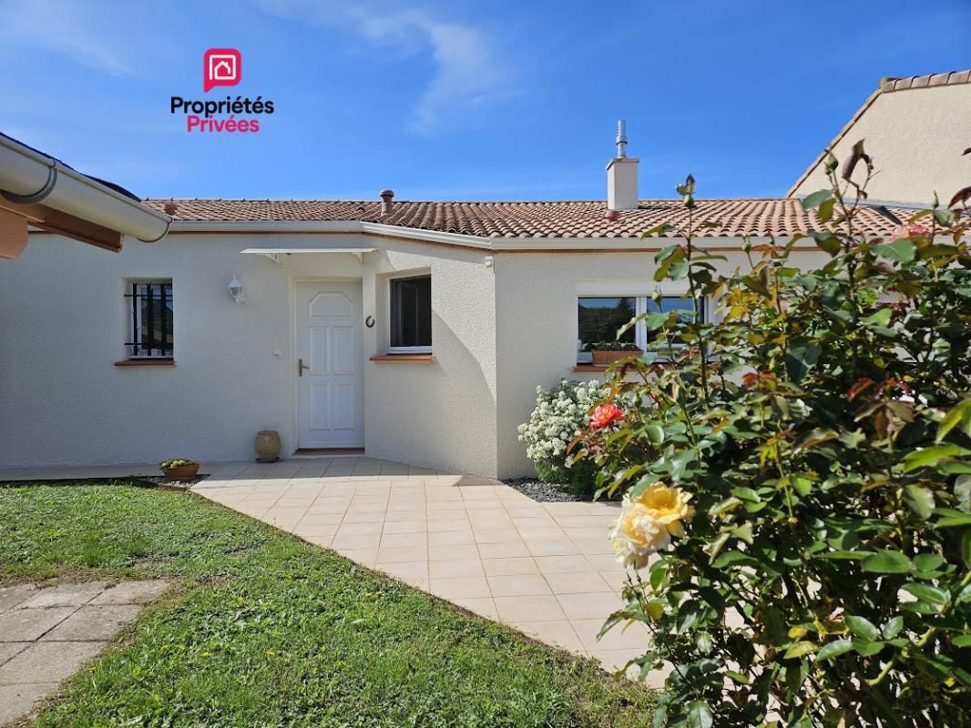 Maison plain-pied 95 m² - 3 chambres - piscine - garage  - terrain 660 m² - Boé